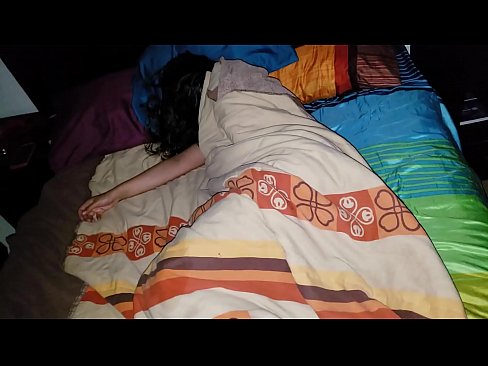 ❤️ Anak tiri memarahi ibu tirinya yang masih muda saat dia tidur. ️❌ Sialan pada kami ️